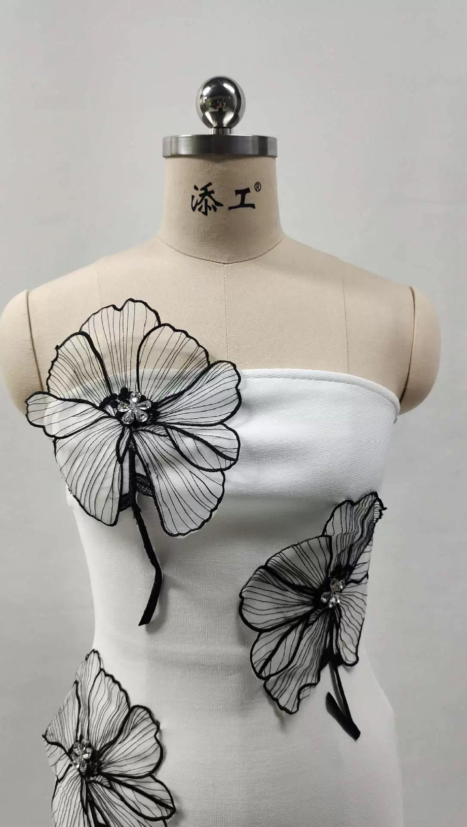 OFF SHOULDER FLORAL MINI DRESS IN WHITE