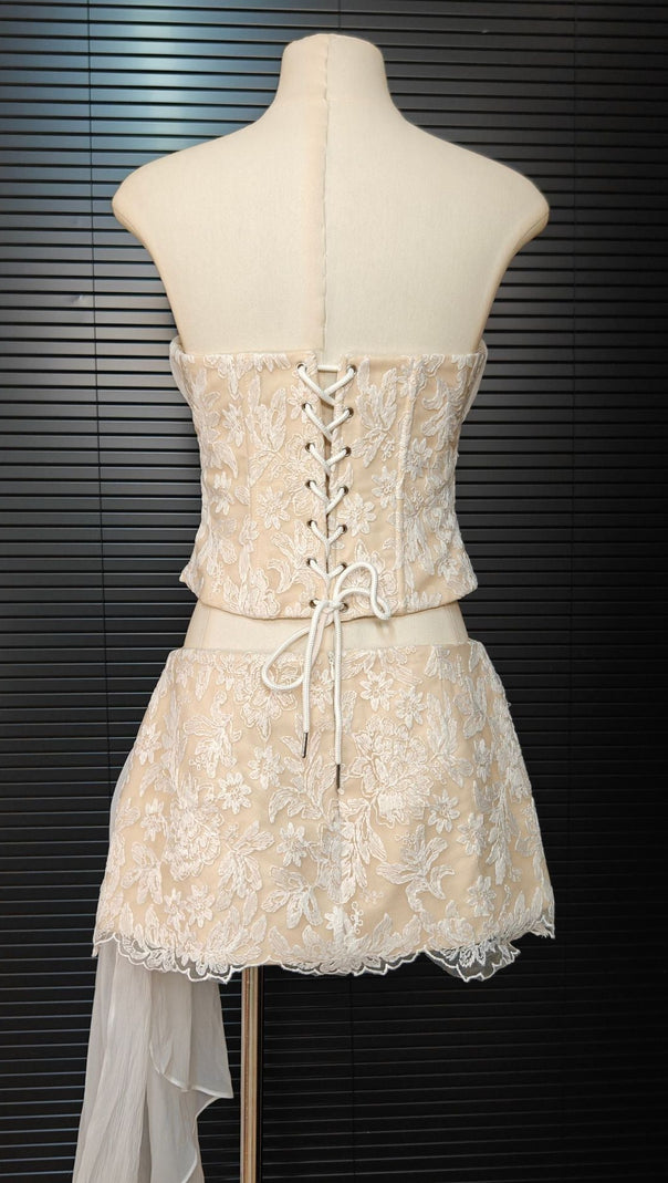 AIIZIE WHITE HERRINGBONE TUBE TOP FLORAL RUFFLE MINI DRESS SUIT - product image