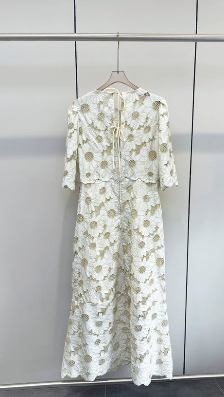 RITA DAISY GOLDENES MIDIKLEID MIT GUIPURE-AUSSCHNITT