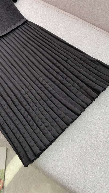 SHEILA SCHWARZES MINIKLEID AUS STRICK MIT RÜSCHEN