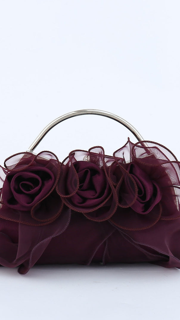 Clutch mit Blumenverzierung