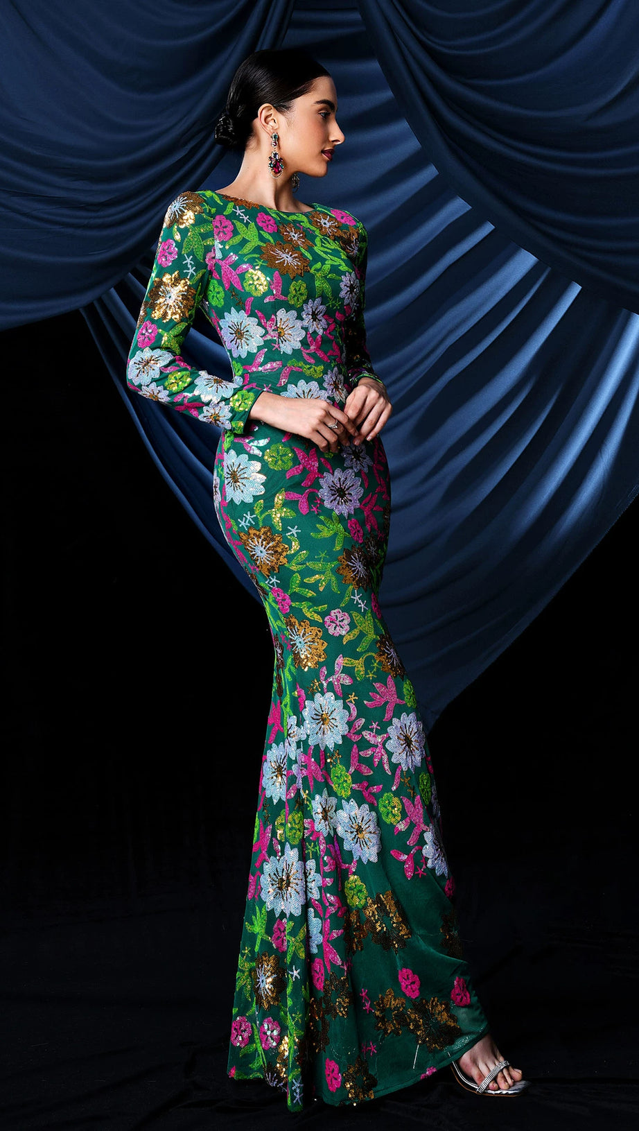 SEQUIN ROUND NECK LONG SLEEVE MAXI DRESS IN GREEN