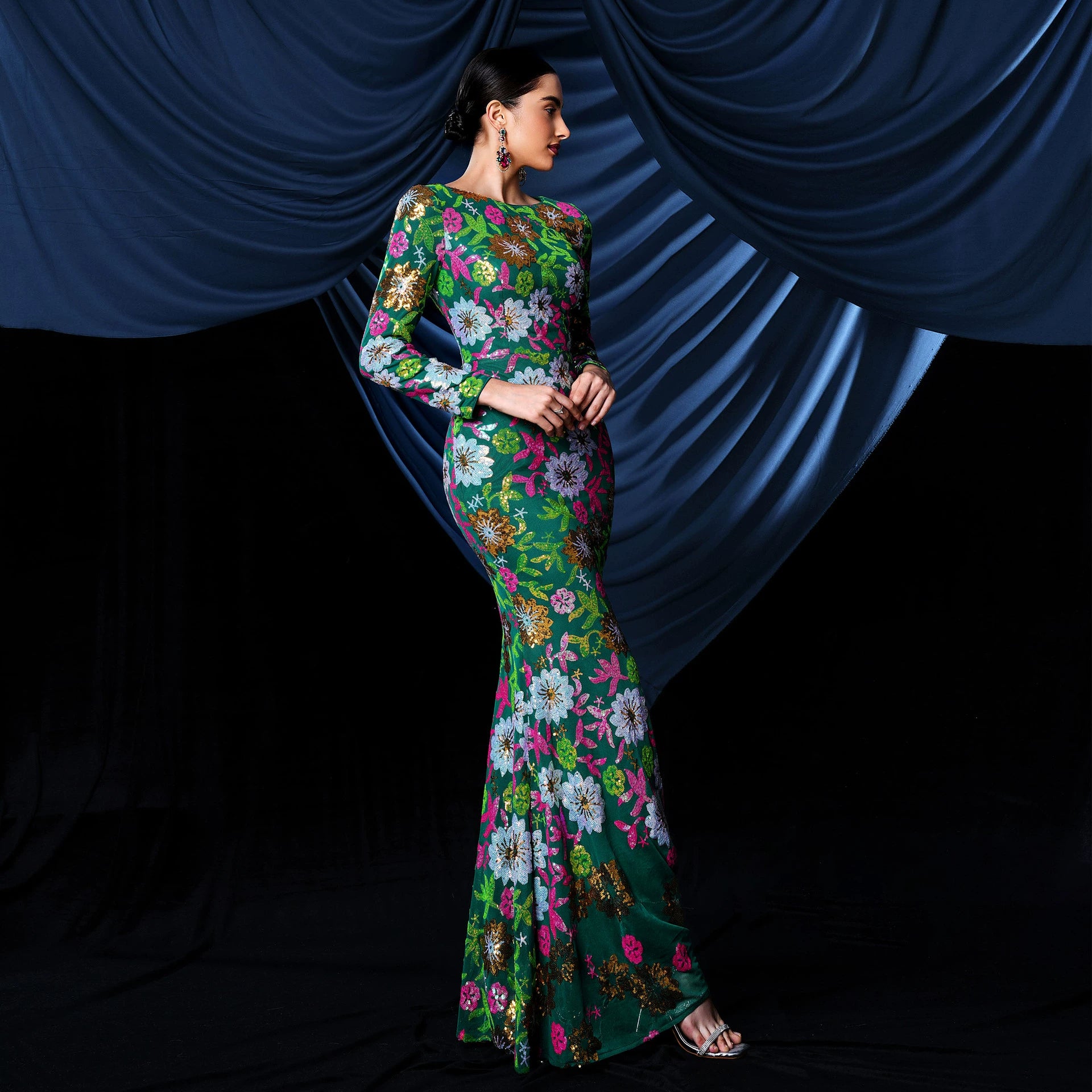 SEQUIN ROUND NECK LONG SLEEVE MAXI DRESS IN GREEN