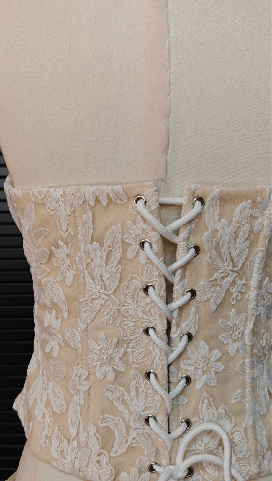 WHITE HERRINGBONE TUBE TOP FLORAL RUFFLE MINI DRESS SUIT