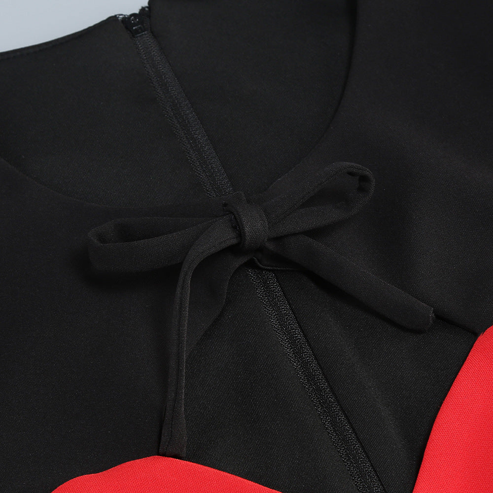 MINIKLEID MIT HERZSCHLEIFE UND CUTOUT