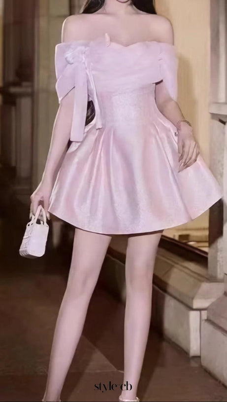 ASHLEY BOW STRAPLESS PUFF MINI DRESS IN PINK