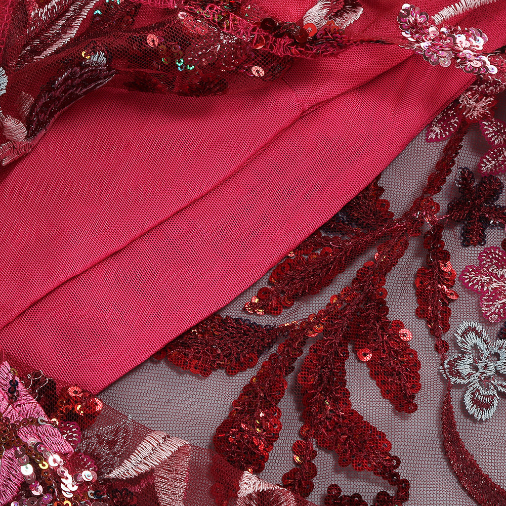 Trägerloses, figurbetontes Maxikleid mit Blumen-Paillettenstickerei 