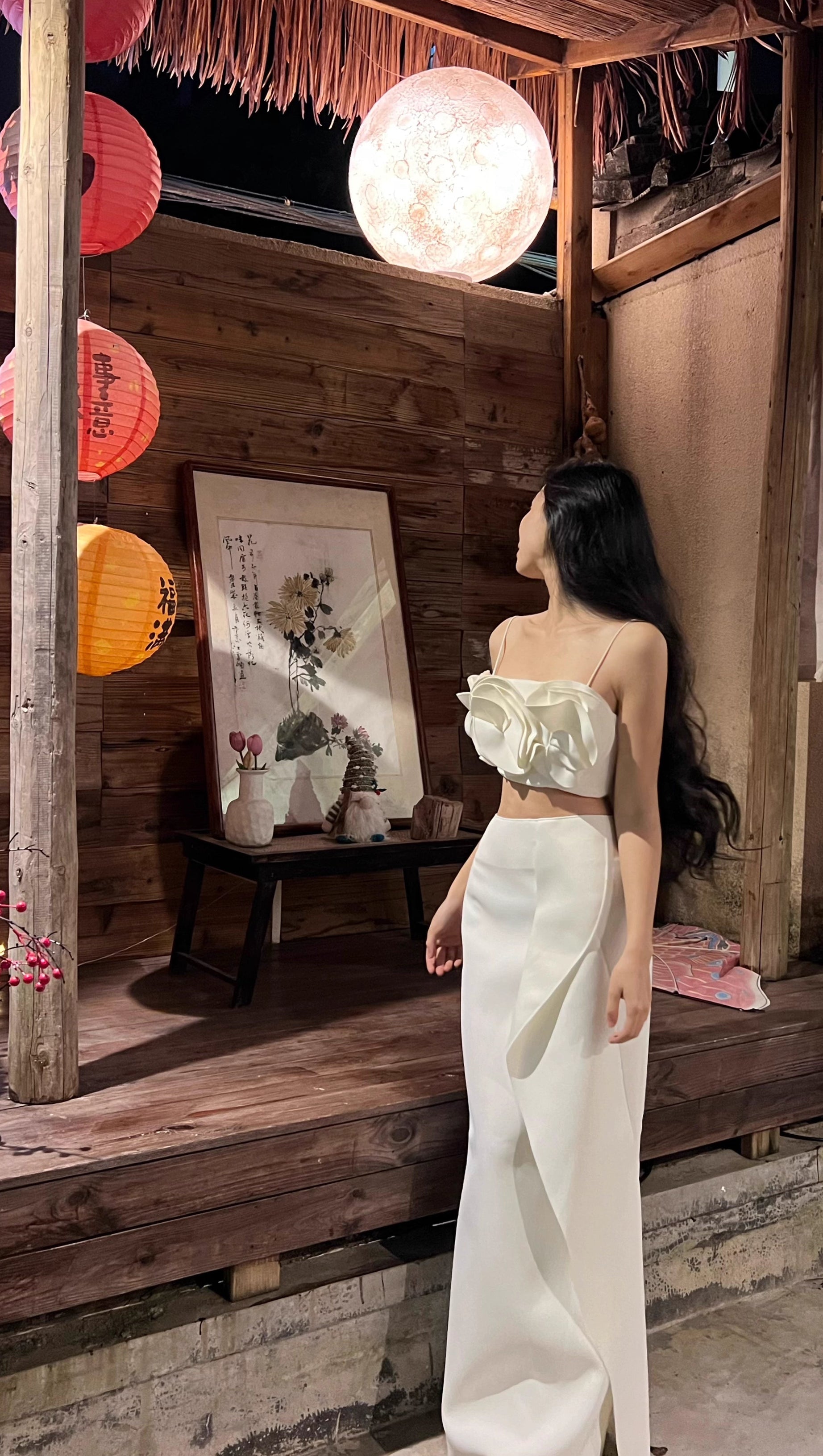 IRREGULAR RUFFLE FISHTAIL SKIRT IN IVORY