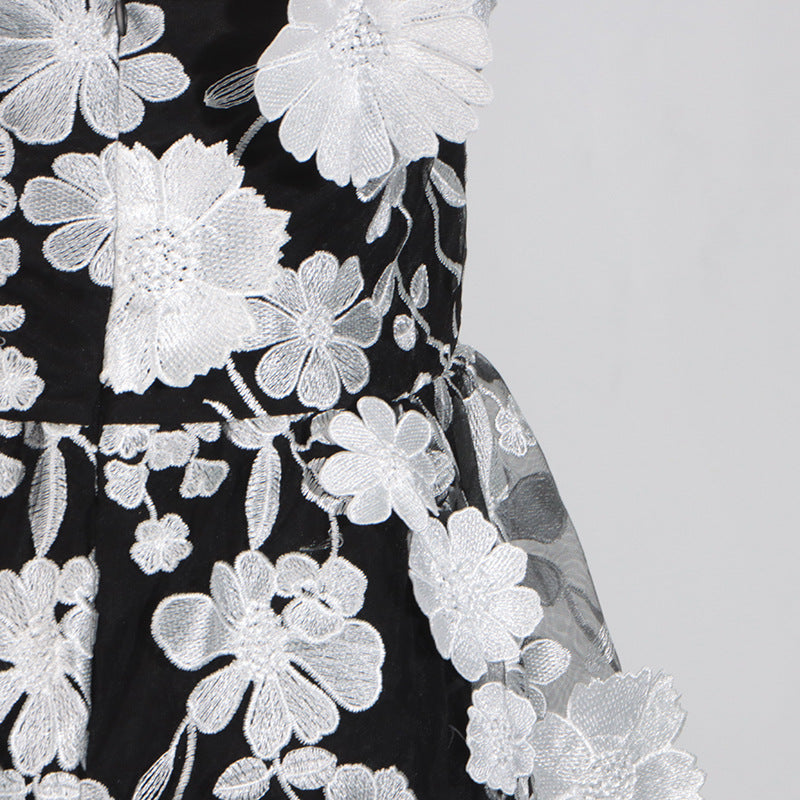 SELENE 3D FLOWER TIERED MAXI DRESS IN BLACK