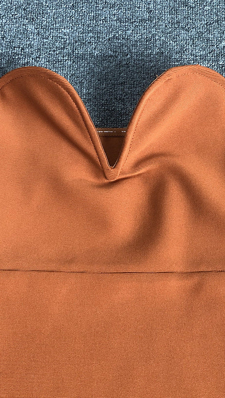 OSTRICH FEATHER BANDAGE DRESS WITH V-NECKLINE IN BROWN