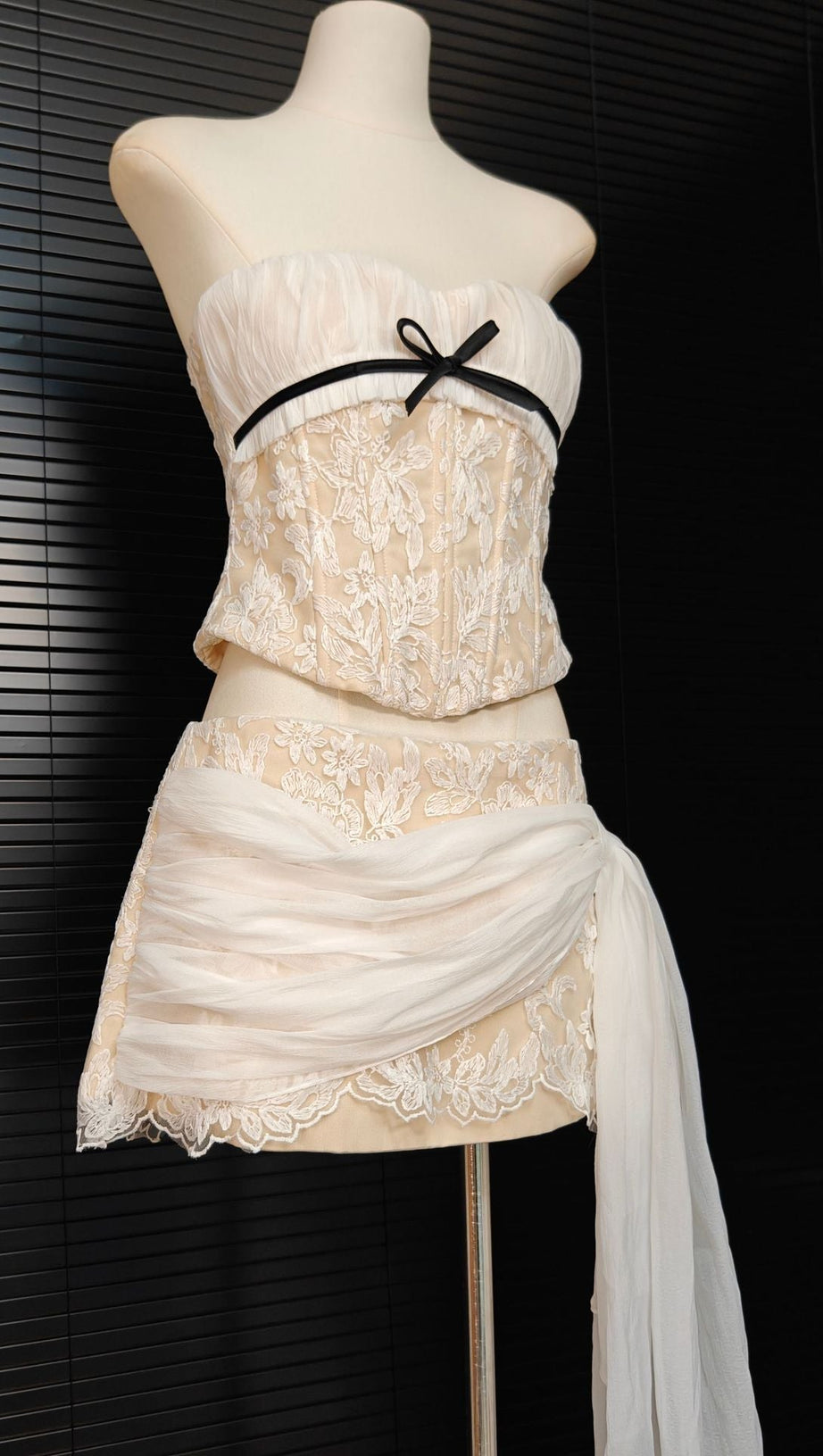 WHITE HERRINGBONE TUBE TOP FLORAL RUFFLE MINI DRESS SUIT