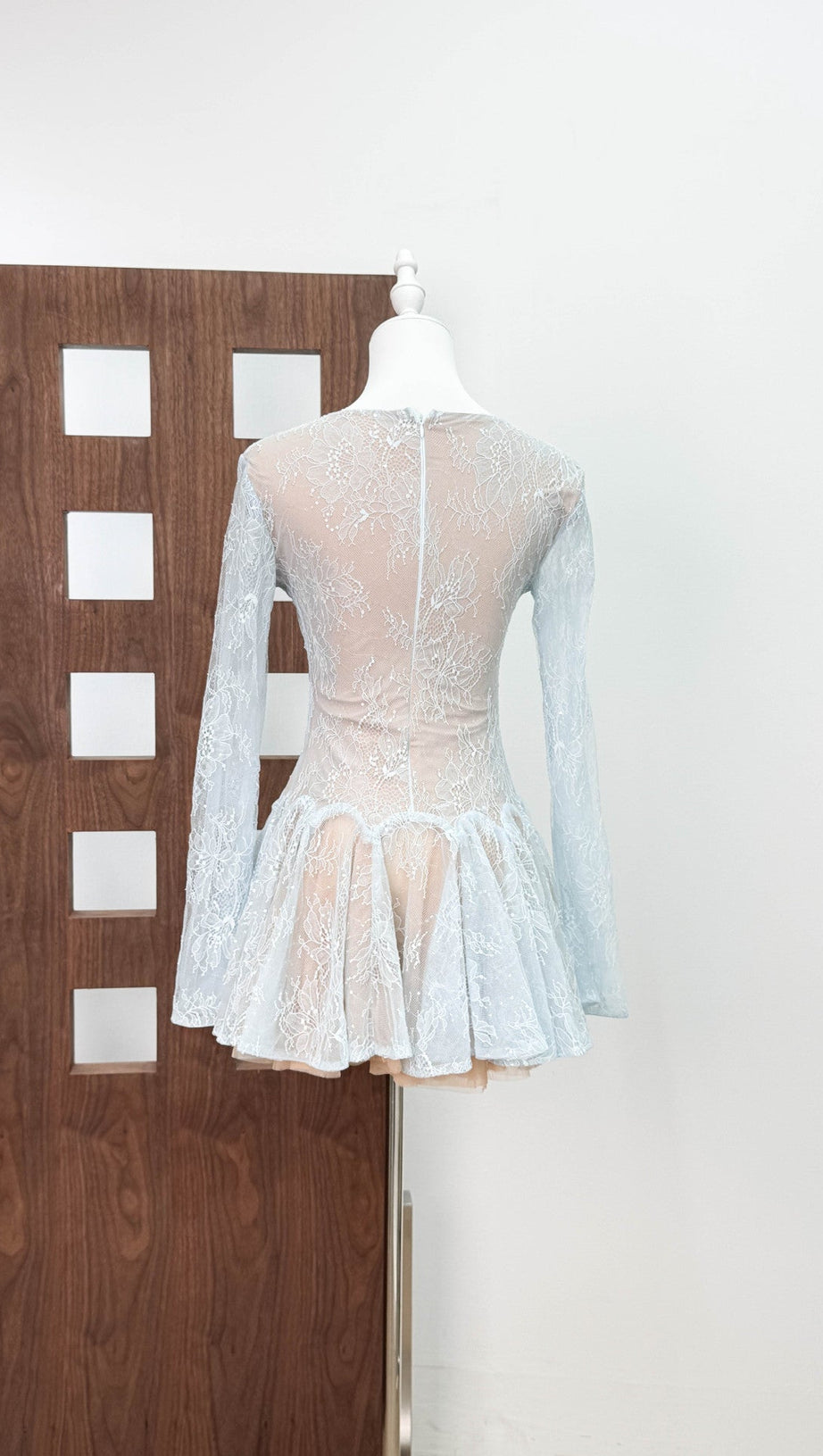 EILEEN LONG-SLEEVE V-NECK LACE A-LINE MINI DRESS IN BLUE