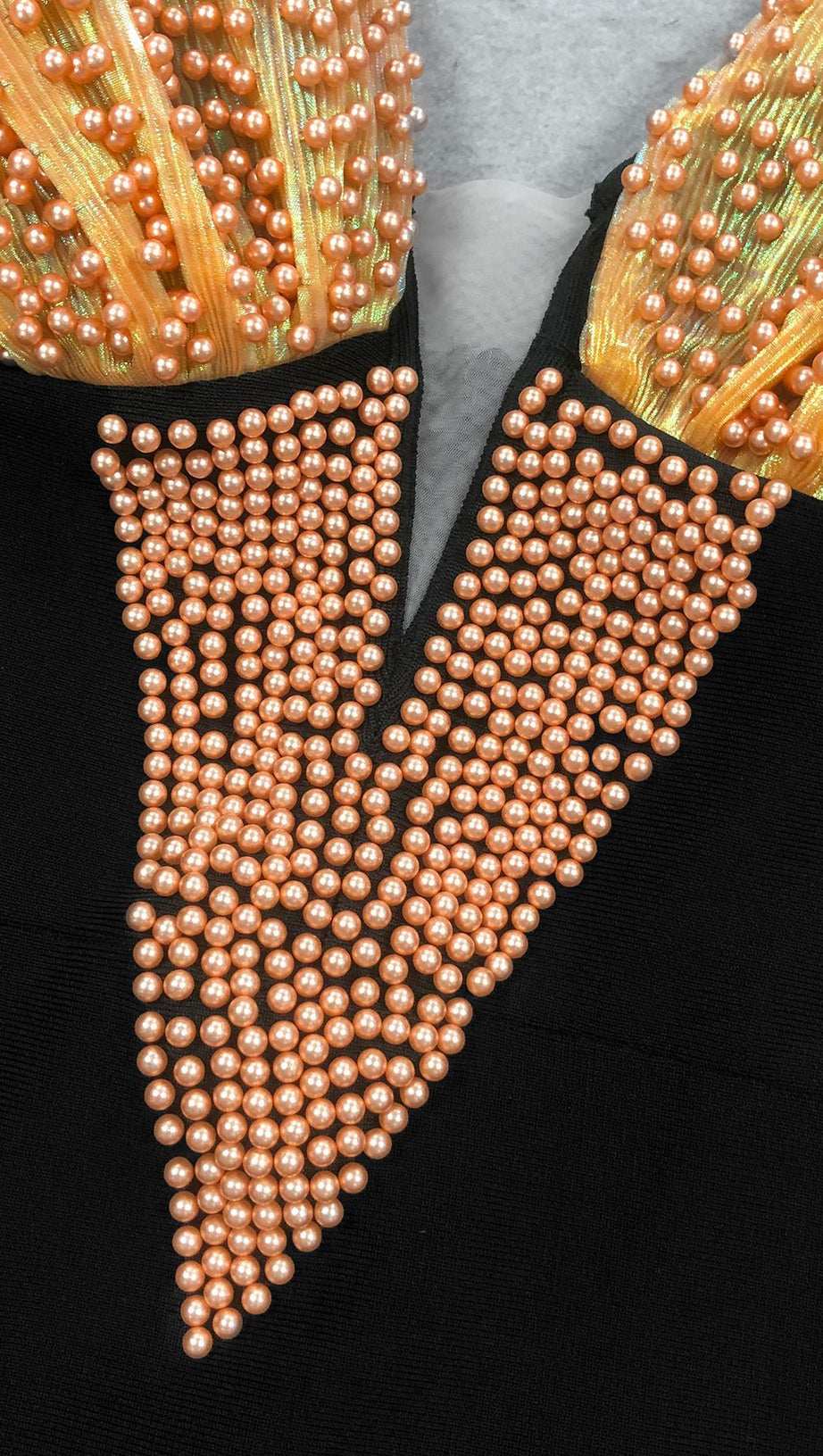 Oranges, schulterfreies Maxikleid mit Perlen