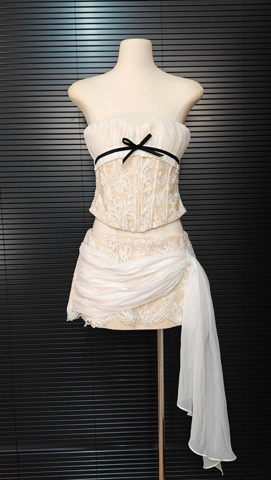 WHITE HERRINGBONE TUBE TOP FLORAL RUFFLE MINI DRESS SUIT