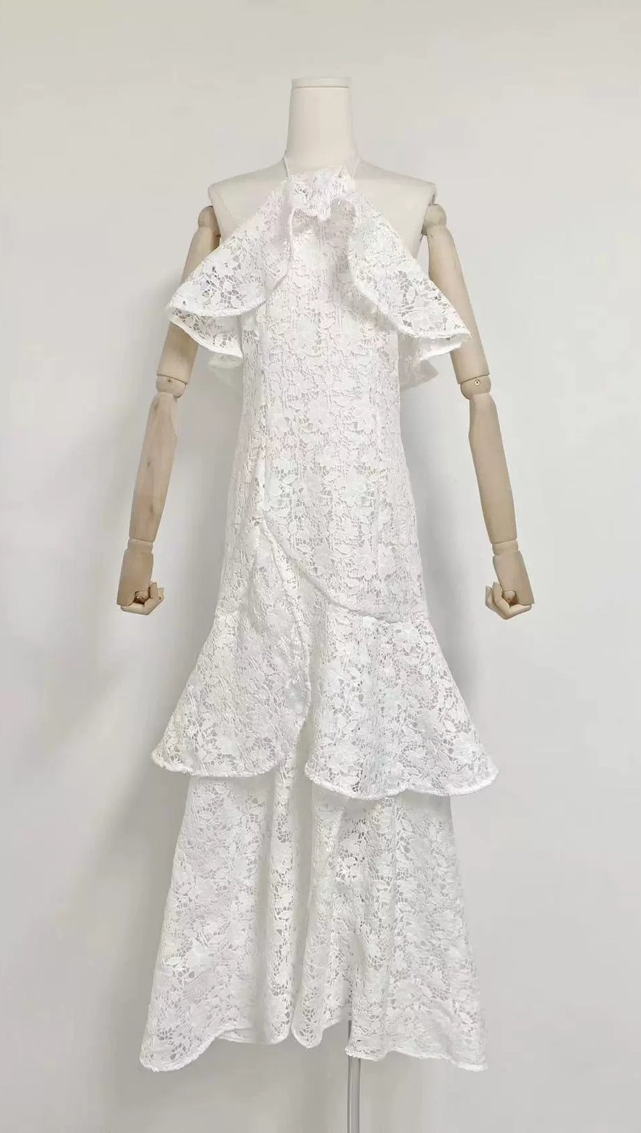 LYNN GARDENIA GUIPURE LACE RUFFLE GOWN IN WHITE