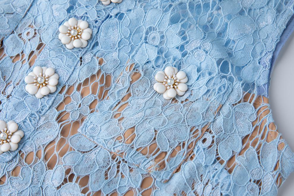 Eunice – Minikleid aus Spitze mit Hohlsaum in Blau