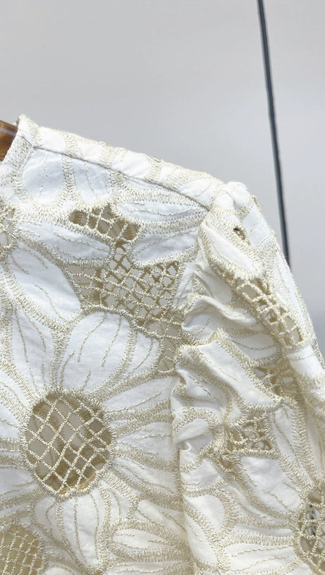 RITA DAISY GOLDENES MIDIKLEID MIT GUIPURE-AUSSCHNITT