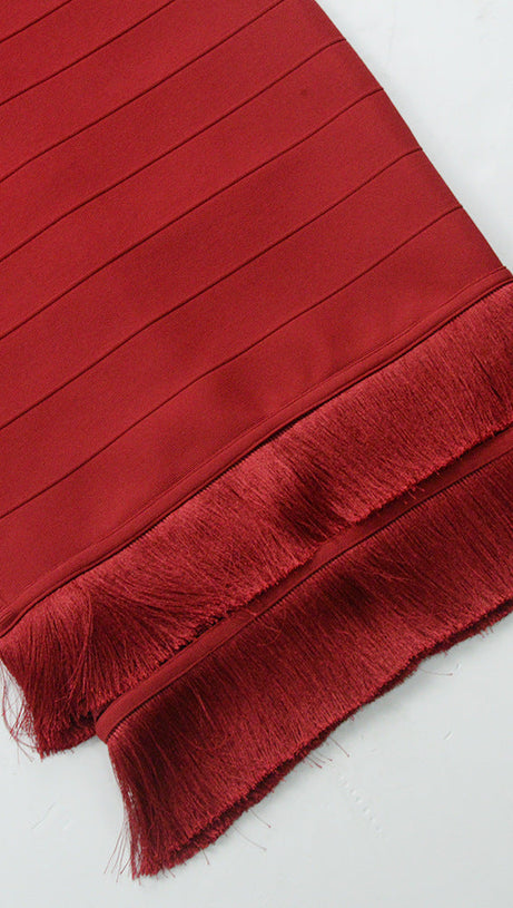 Bodycon-Midikleid aus Bandage-Spitze mit Quasten in Burgunderrot