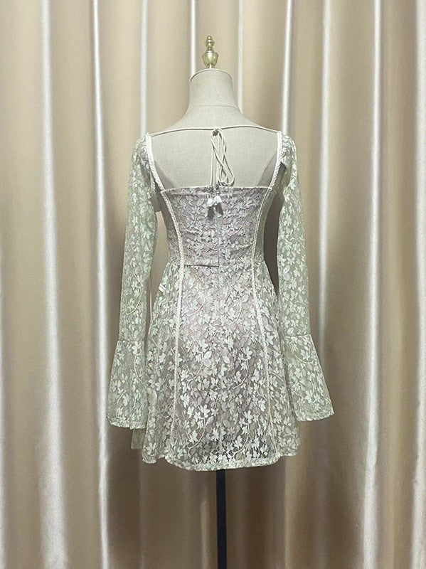 ABITO CORTO TERESA CON MANICHE A TROMBA E RICAMI IN PIZZO VERDE