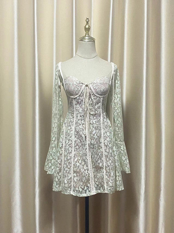 ABITO CORTO TERESA CON MANICHE A TROMBA E RICAMI IN PIZZO VERDE