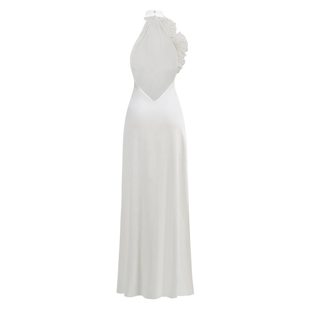 Sherry – Neckholder-Maxikleid mit Blumenapplikation in Weiß 