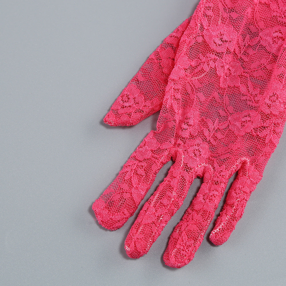 Trägerloses, figurbetontes Maxikleid mit Blumen-Paillettenstickerei 