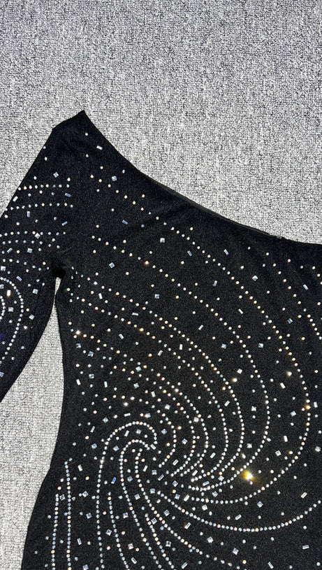 ABITO MONOSPALLA CON STRASS