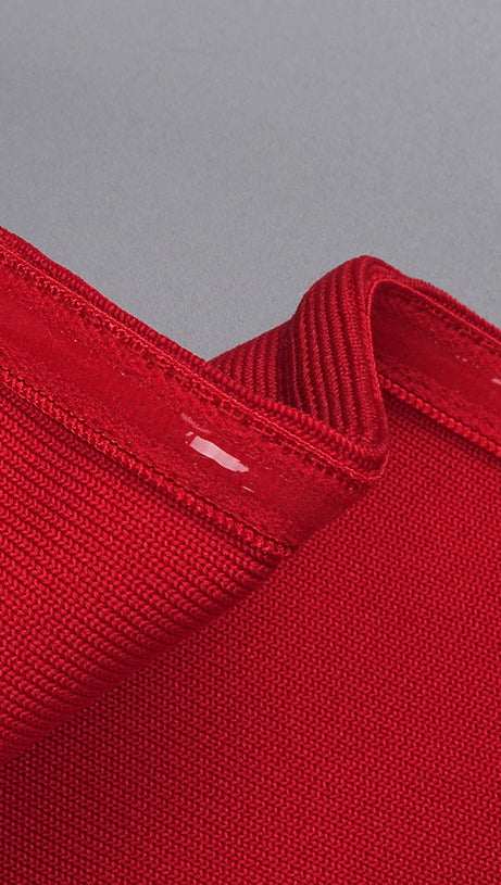 CUTOUT HALTER BACKLESS DRESS IN RED