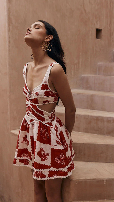 ABITO CON STAMPA MULTICOLORE E SCOLLO A V