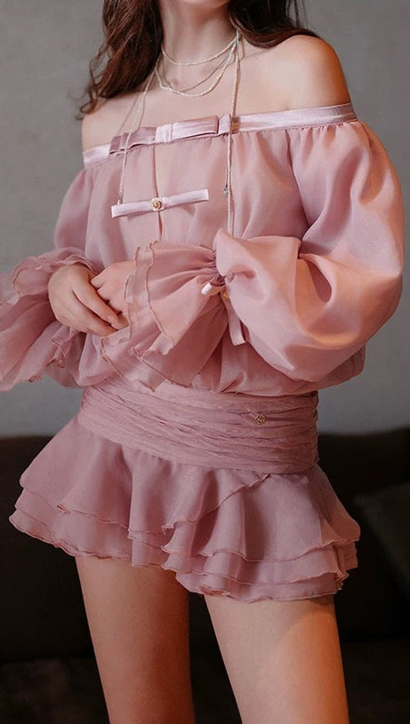 trägerloses Minikleid mit Puffärmeln in Nebelrosa