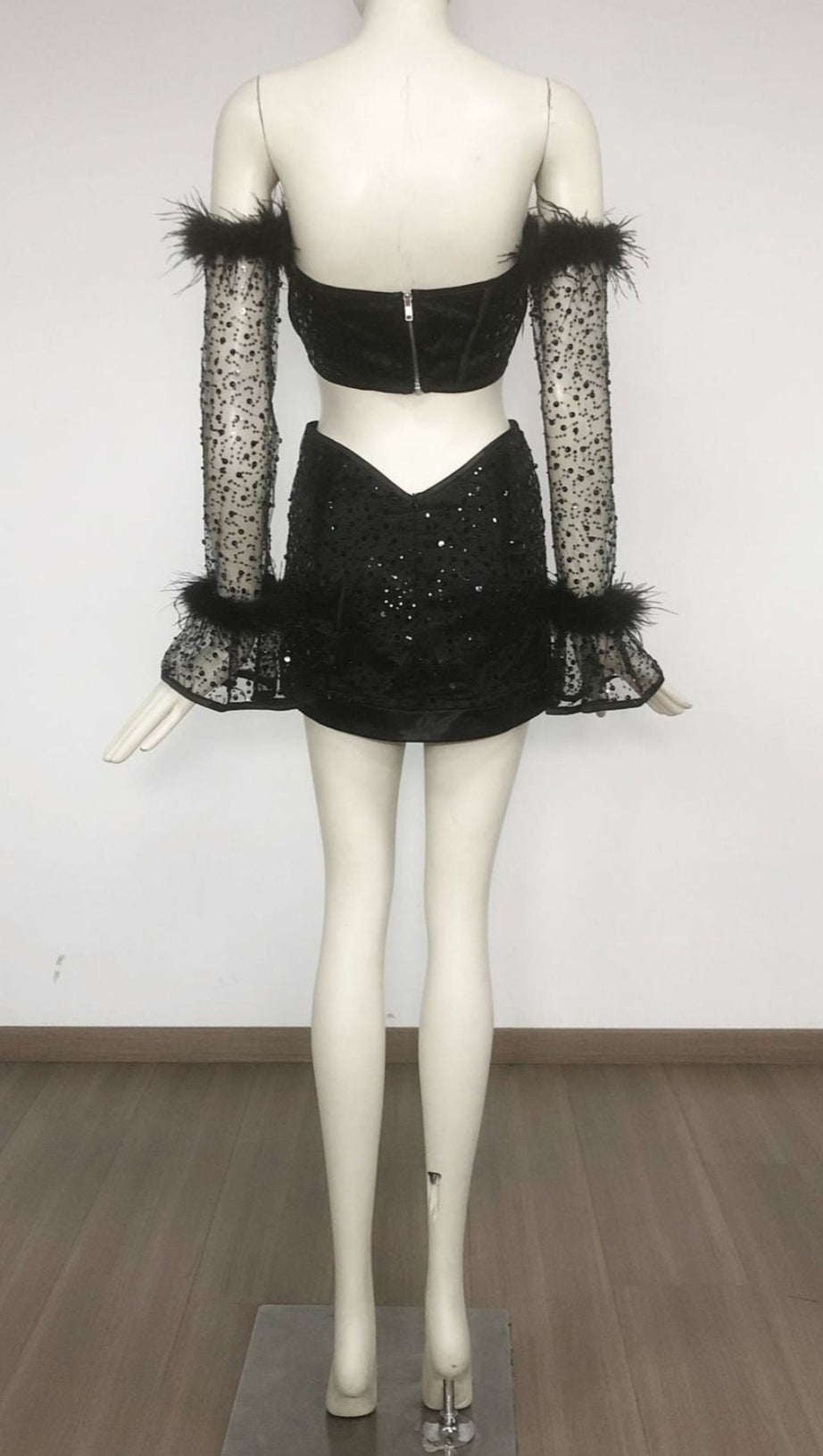 BLACK OFF-SHOULDER TOP SHORT MESH SKIRT SET