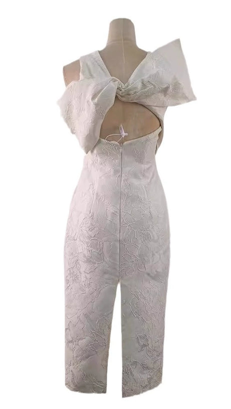 ALEXANDRA PEGGED BACK SLIT BROCADE MIDI DRESS IN WHITE