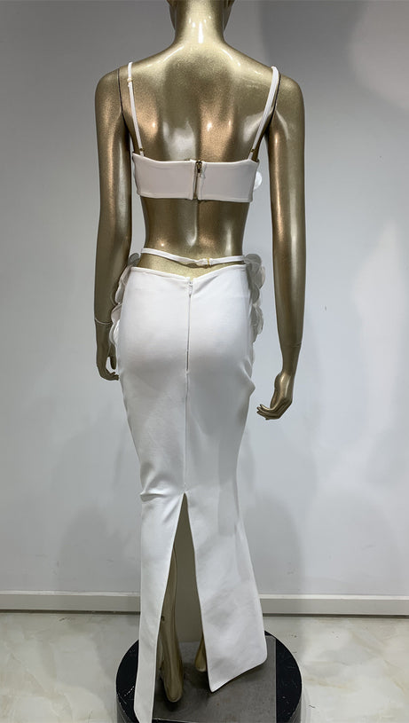 SET AUS WEISSEM BLUMENTOP UND LANGEM MIDIROCK 