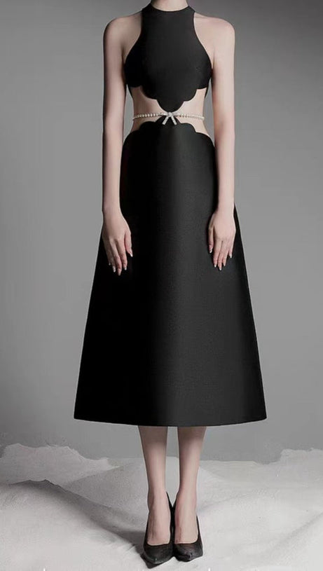 Anila – Midikleid mit Perlenkettenverzierung in Schwarz