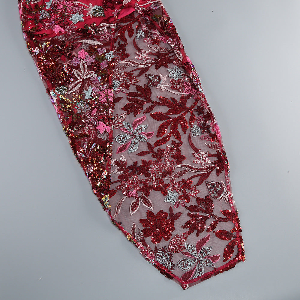 Trägerloses, figurbetontes Maxikleid mit Blumen-Paillettenstickerei 