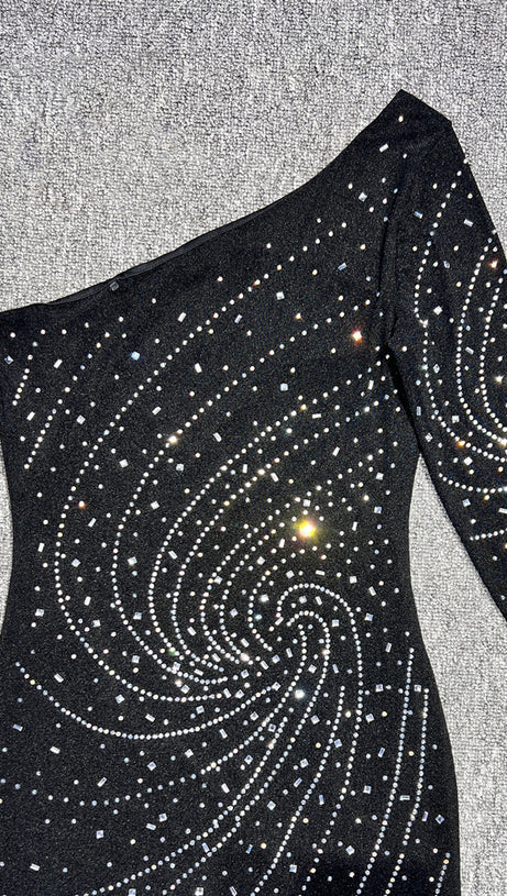 ABITO MONOSPALLA CON STRASS