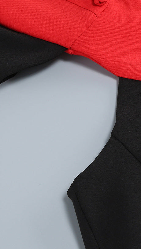 MINIKLEID MIT HERZSCHLEIFE UND CUTOUT