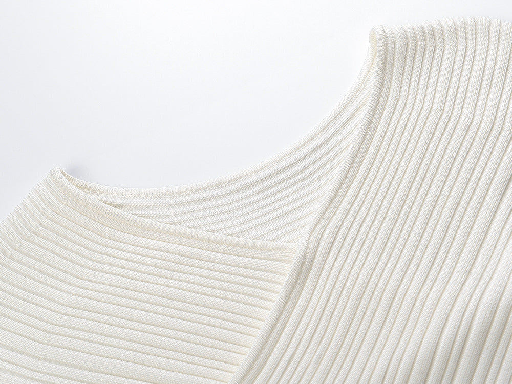 Weißes Midikleid aus Strick mit Spitzeneinsatz