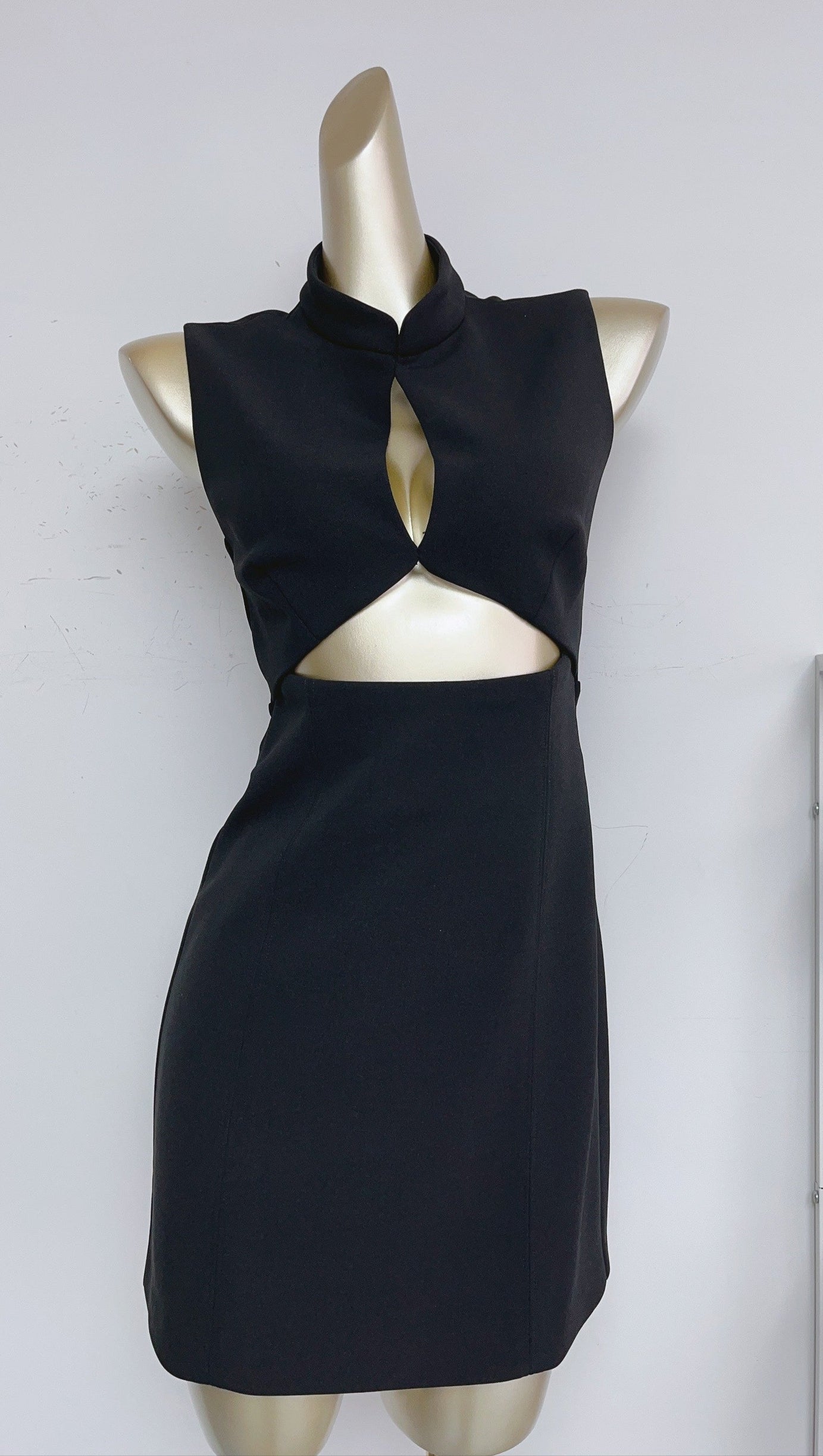 STAND COLLAR CUTOUT MINI DRESS IN BLACK