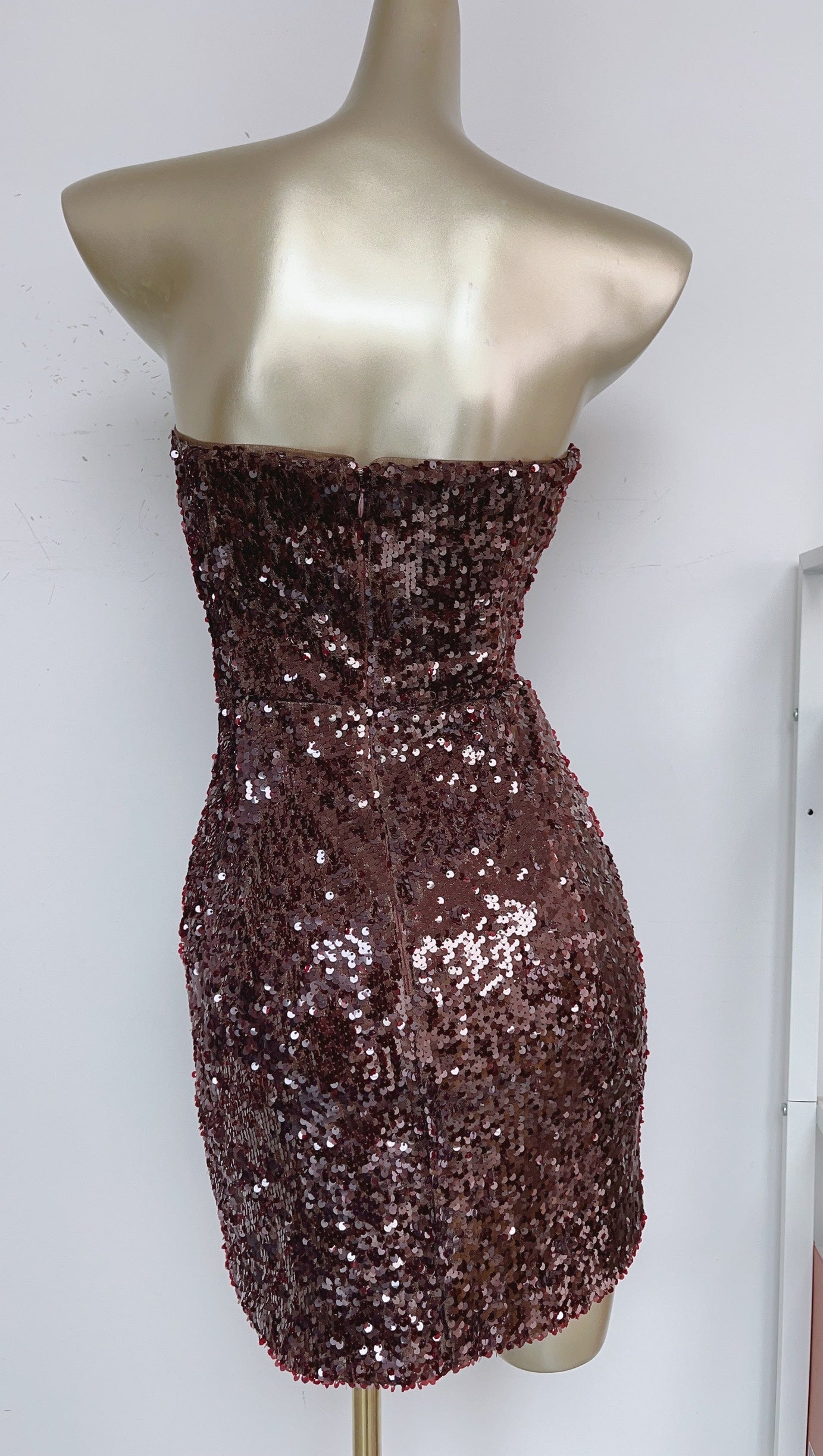 MINI ABITO SENZA SPALLINE CON PAILLETTES IN BORDEAUX