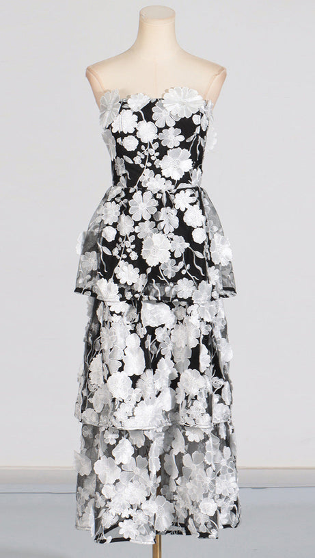 SELENE 3D FLOWER TIERED MAXI DRESS IN BLACK