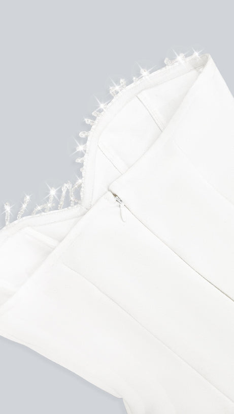 ABITO LUNGO IN PIZZO BIANCO CON CRISTALLI