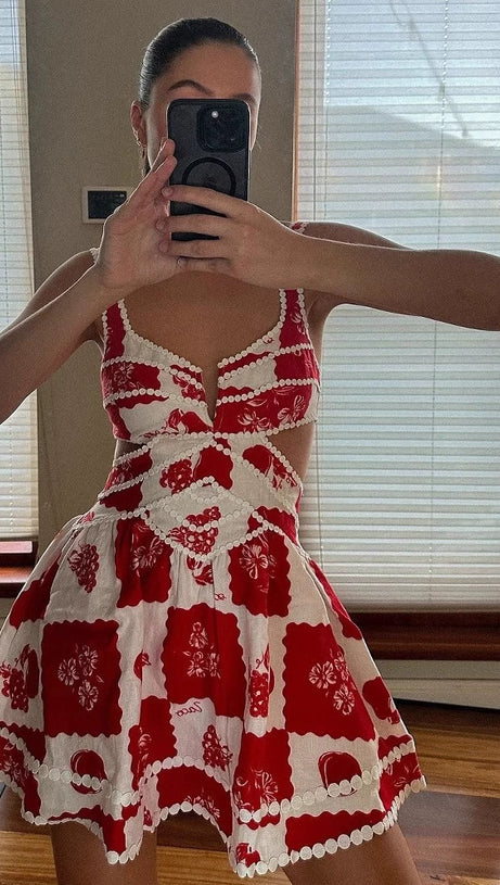 ABITO CON STAMPA MULTICOLORE E SCOLLO A V