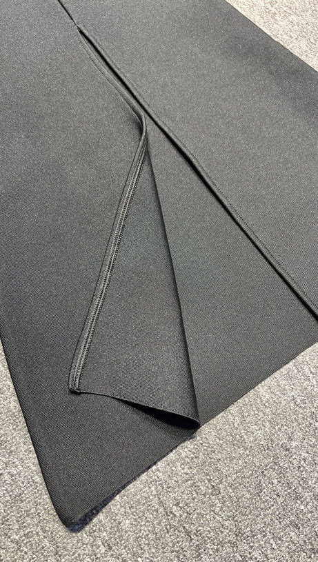 GONNA A SPALLA SLIM FIT CON FIOCCO CAVATO E FASCIA A SPALLA NERA