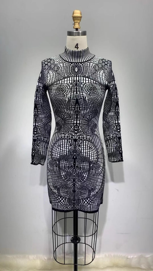 Figurbetontes Minikleid mit Grafikprint