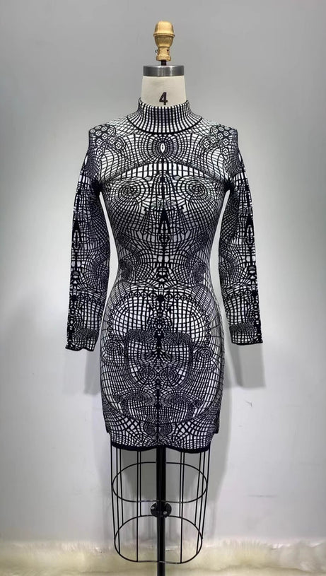 Figurbetontes Minikleid mit Grafikprint