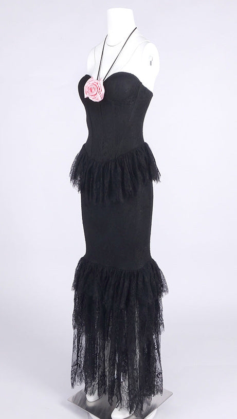 LACE TIERED FLOWER STRAPLESS MAXI DRESS IN BLACK