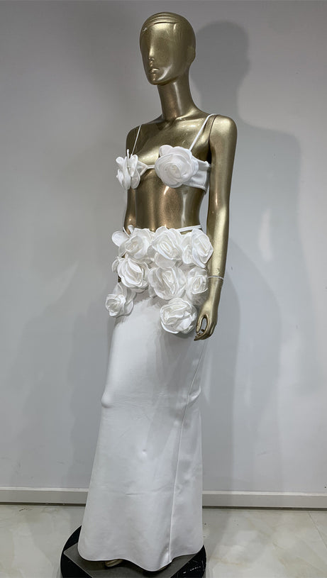 SET AUS WEISSEM BLUMENTOP UND LANGEM MIDIROCK 