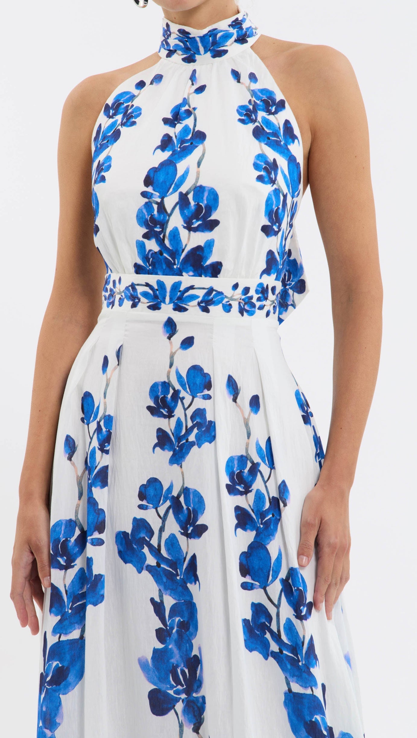 Ashley – Maxikleid mit Orchideen-Print in Weiß