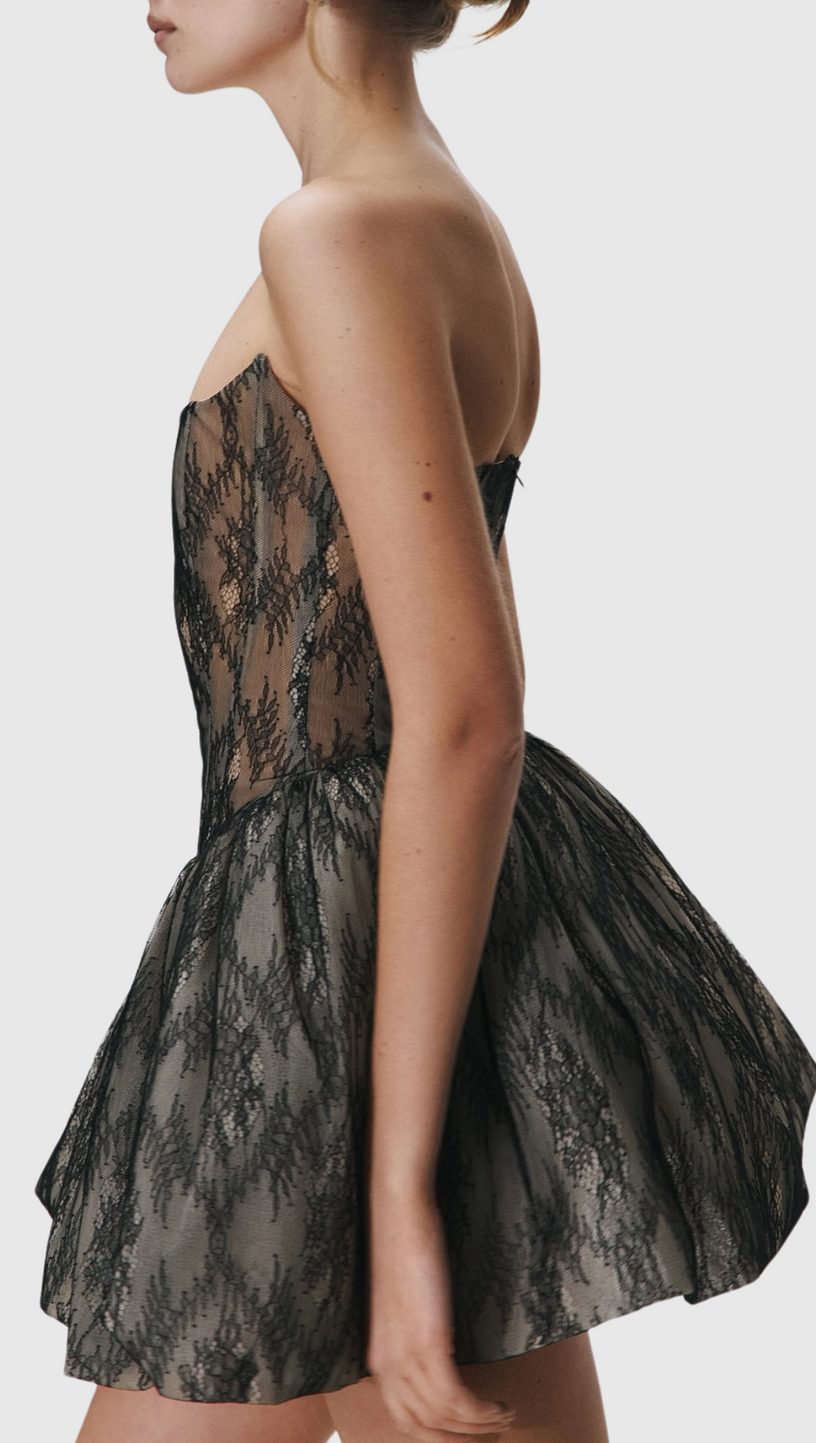 Orentha – Trägerloses Puff-Minikleid aus Spitze